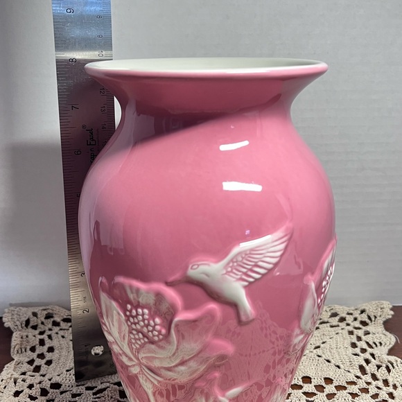 Teleflora Pink Ceramic Vase with White Rose & Hummingbird Relief – 9” Tall - Picture 11 of 12